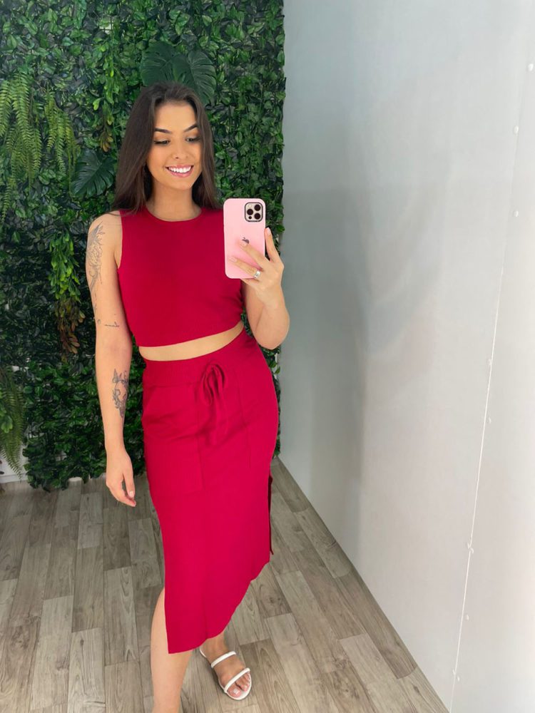 Conjunto Cropped e Saia Canelado fenda na lateral Vermelho