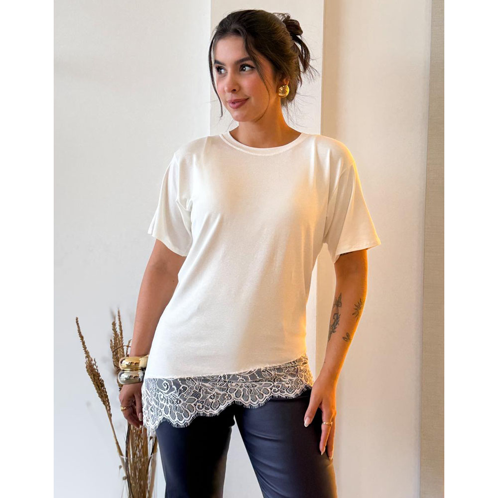 Blusa Assimétrica Com Renda Off