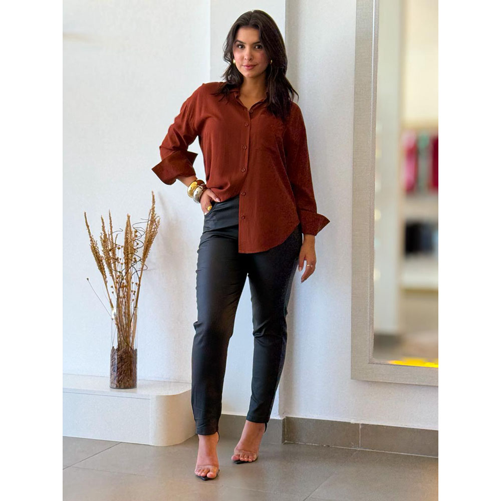 Calça Resinada Preta