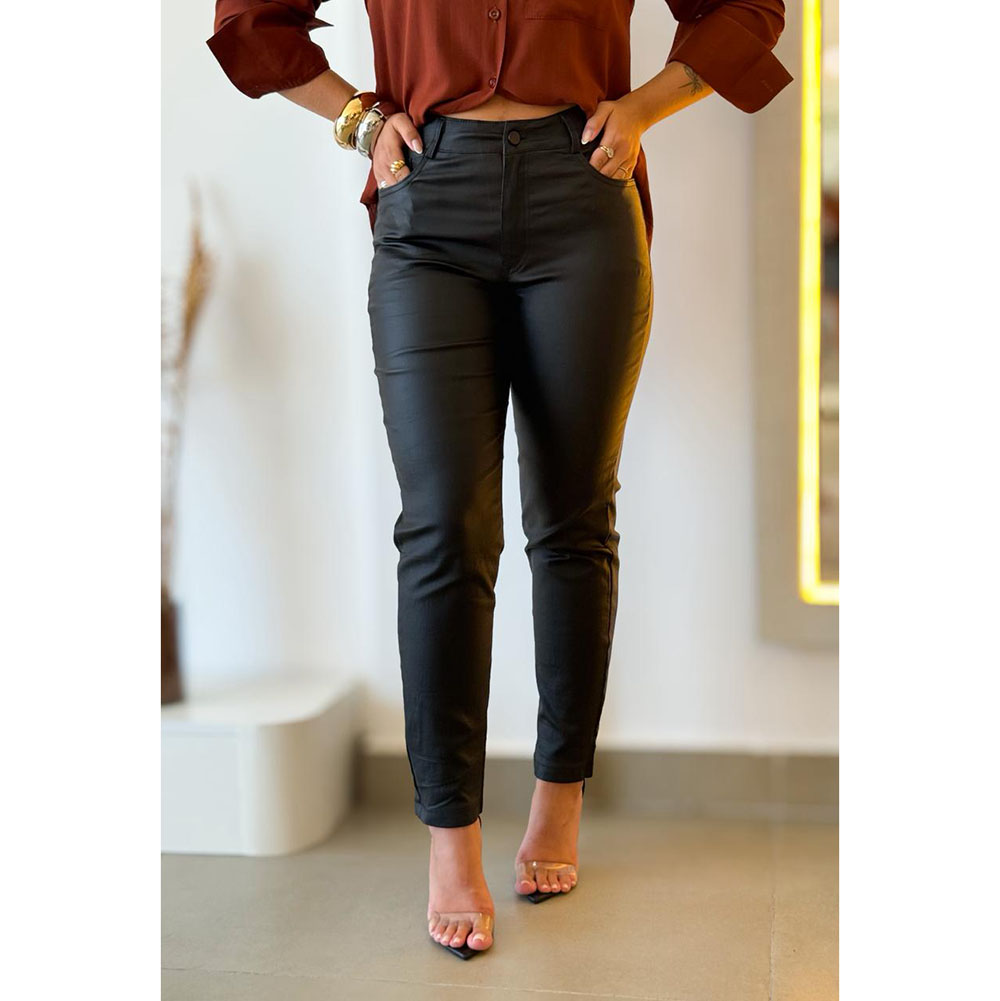 Calça Resinada Preta