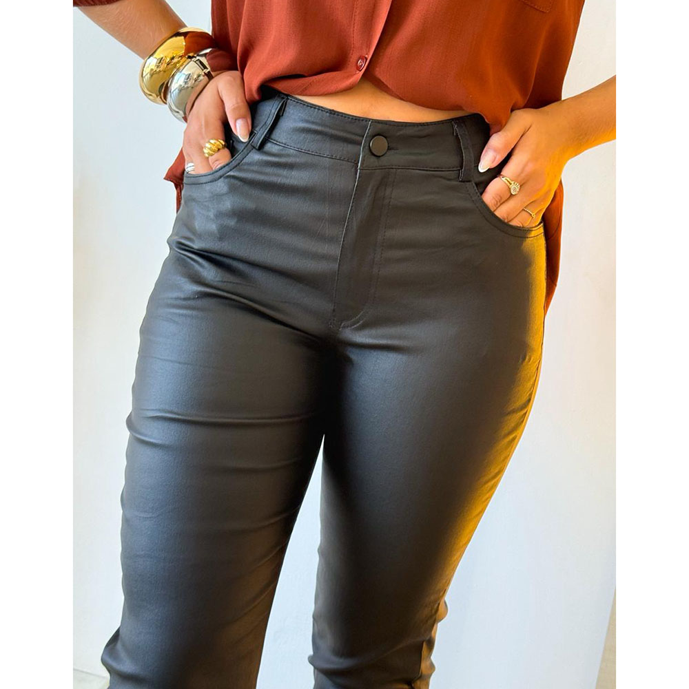Calça Resinada Preta