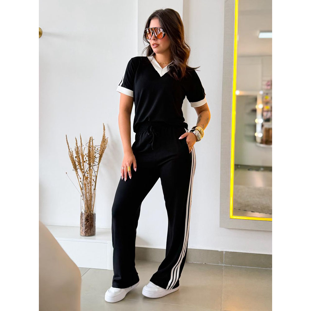 Conjunto Com Listras Laterais Preto