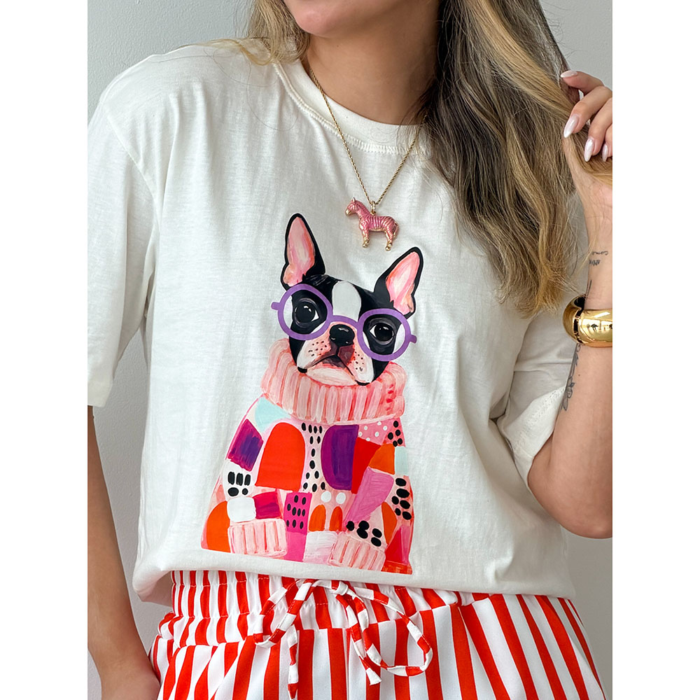 Camiseta Estampa Bulldog Óculos Lilás